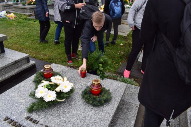 By czas nie zaćmił i niepamięć…
